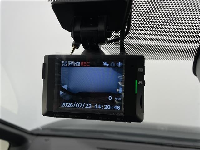 Toyota NOAH 2023 8421364-1
