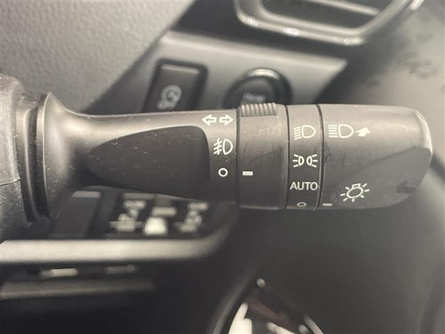 Toyota NOAH 2017 8421365-10