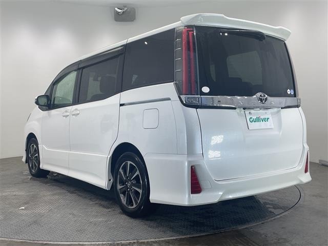 Toyota NOAH 2017 8421365-13