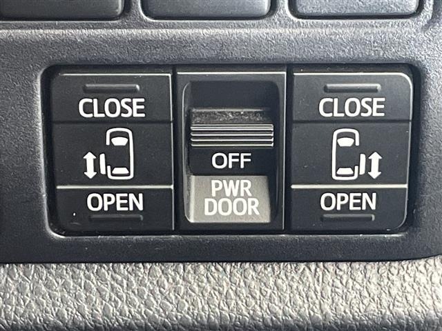 Toyota NOAH 2017 8421365-17