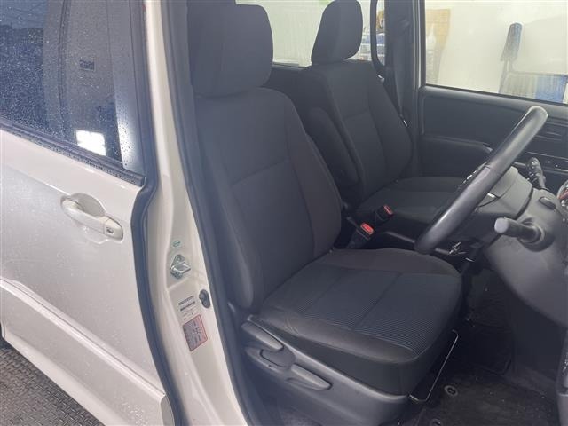 Toyota NOAH 2017 8421365-2
