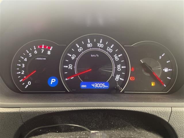 Toyota NOAH 2017 8421365-3