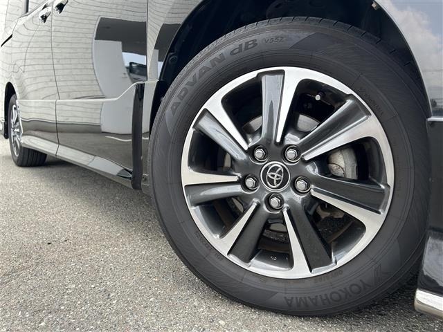 Toyota NOAH 2018 8421369-13