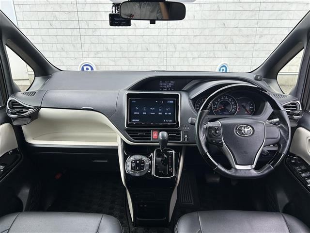 Toyota NOAH 2018 8421369-16