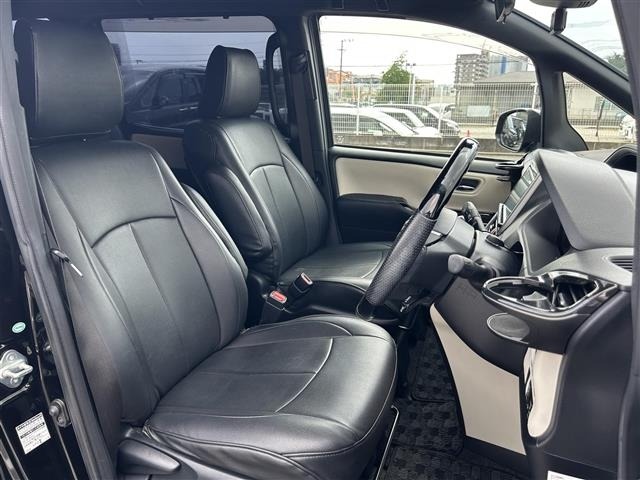 Toyota NOAH 2018 8421369-7