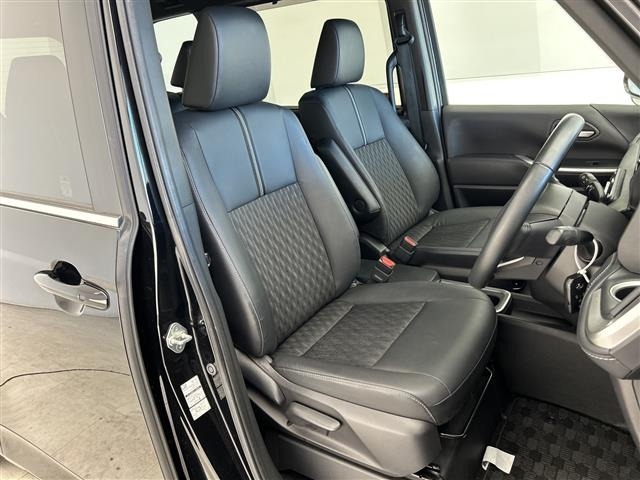 Toyota NOAH 2023 8421371-10