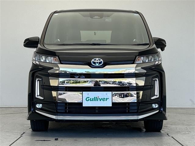 Toyota NOAH 2023 8421371-2