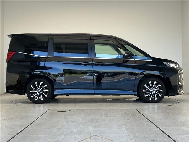 Toyota NOAH 2023 8421371-4