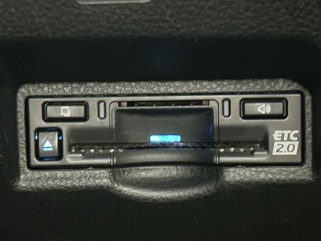 Toyota NOAH 2023 8421371-8