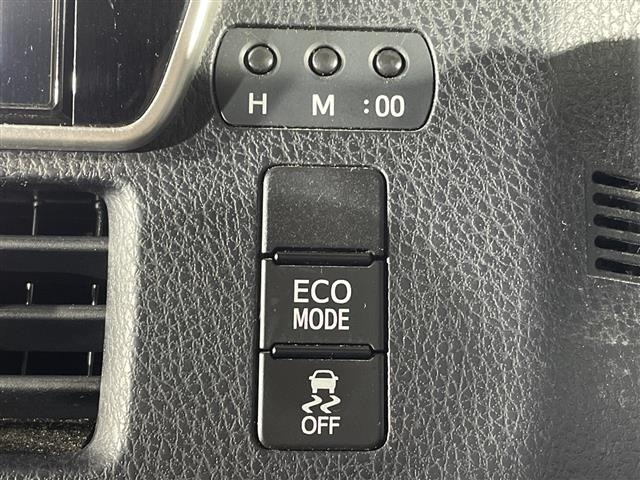 Toyota NOAH 2017 8421385-12