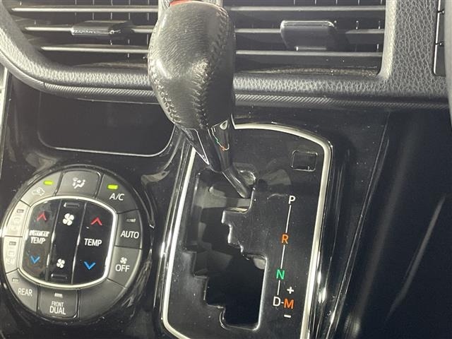 Toyota NOAH 2017 8421385-3