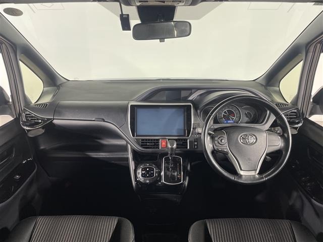 Toyota NOAH 2017 8421385-6