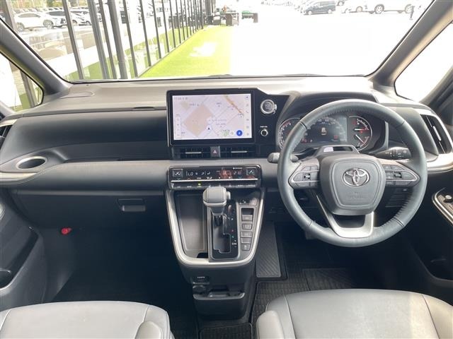 Toyota NOAH 2023 8421417-15