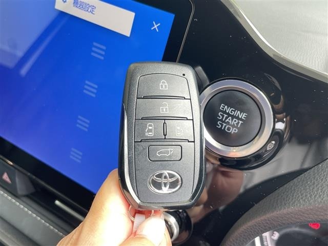 Toyota NOAH 2023 8421417-8