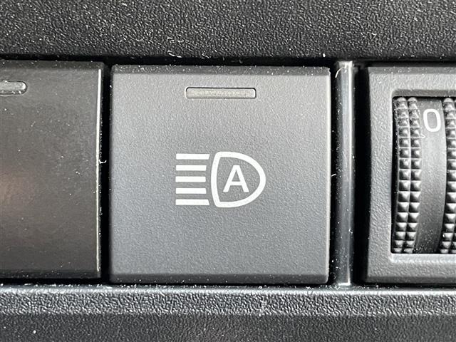 Toyota NOAH 2023 8421425-11