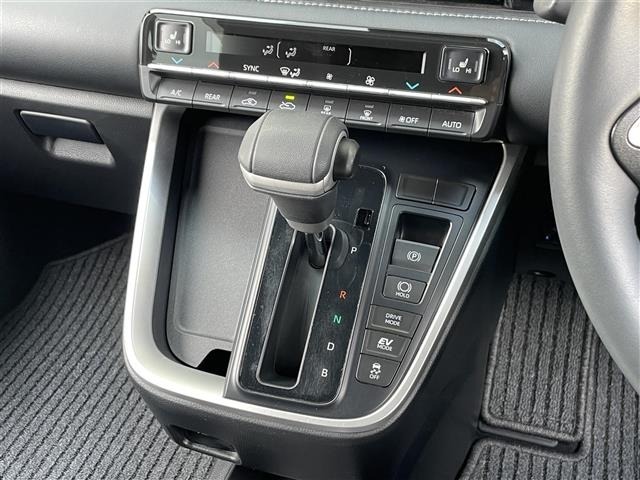 Toyota NOAH 2023 8421425-2