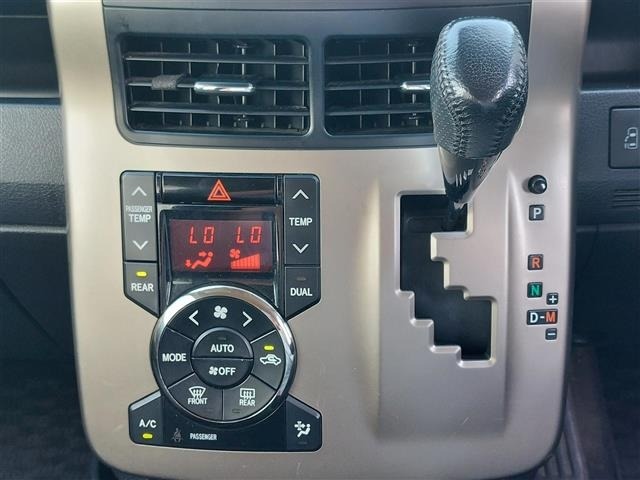 Toyota NOAH 2011 8421428-15