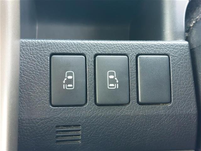 Toyota NOAH 2011 8421428-21