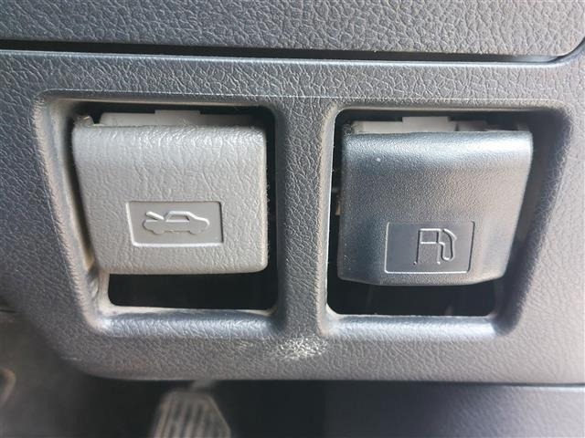 Toyota NOAH 2011 8421428-23