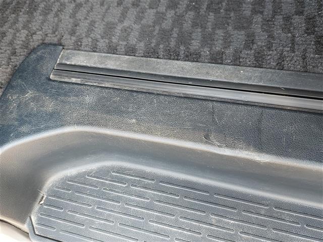 Toyota NOAH 2011 8421428-8