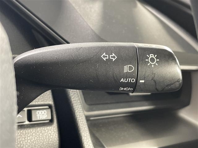 Toyota PRIUS 2023 8420238-12