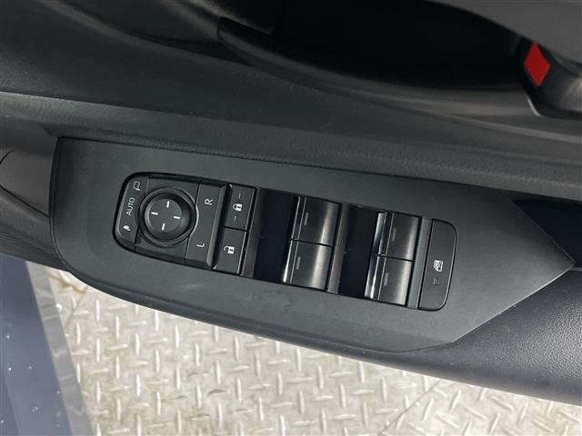 Toyota PRIUS 2023 8420238-2