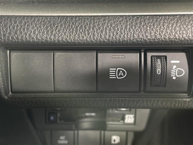 Toyota PRIUS 2023 8420238-8