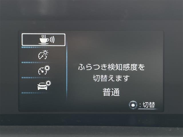 Toyota PRIUS 2019 8421087-12