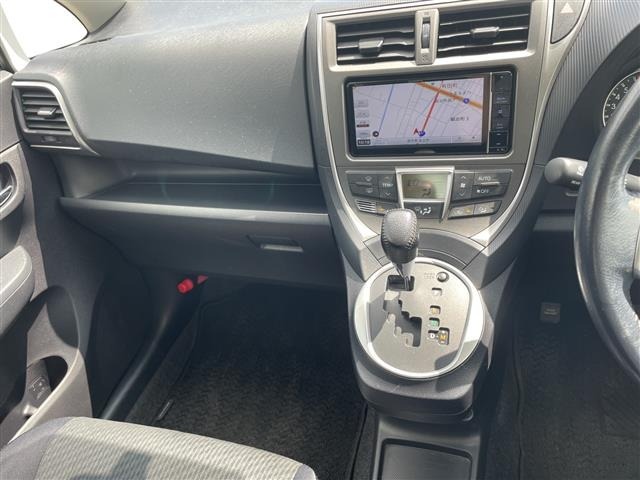Toyota RACTIS 2011 8408584-12