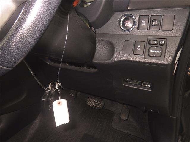 Toyota RACTIS 2013 8408662-8
