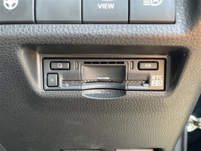 Toyota RAV4 2022 8407572-10
