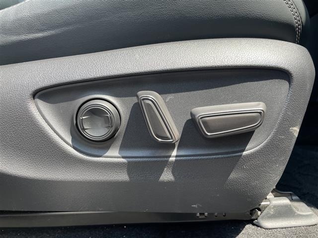 Toyota RAV4 2022 8407572-22