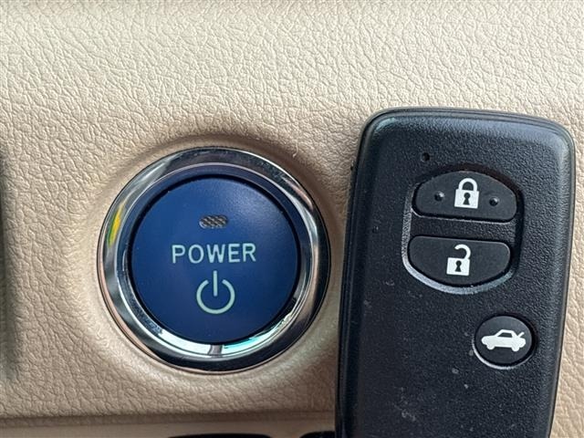 Toyota SAI 2013 8409041-7