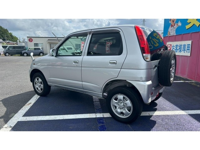 Daihatsu TERIOS KID 2002 8408371-1