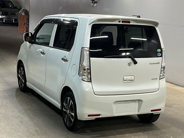 Suzuki WAGON R 2014 8390664-1