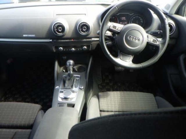 Audi A3 2015 8439911-3