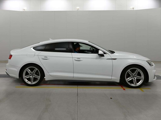 Audi A5 2017 8439576-3