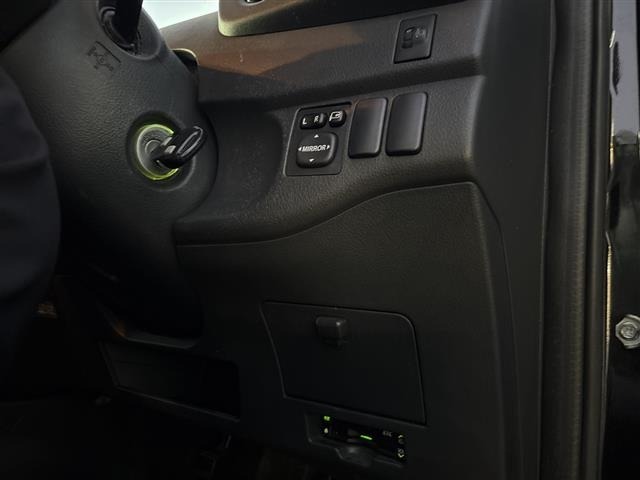 Toyota BB 2014 8442459-21