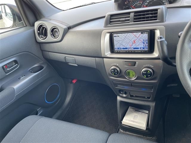 Toyota BB 2011 8442476-10