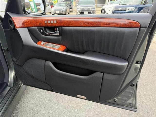 Toyota CELSIOR 2003 8441050-6