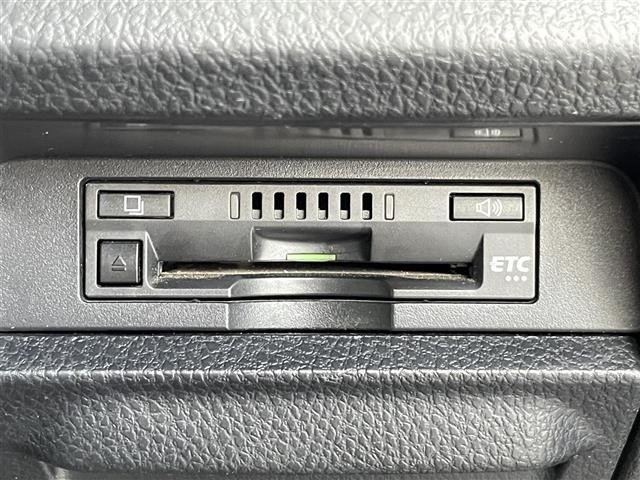 Toyota ESQUIRE 2018 8439210-13