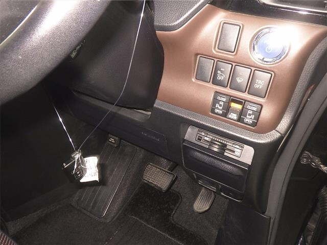 Toyota ESQUIRE 2015 8439308-9