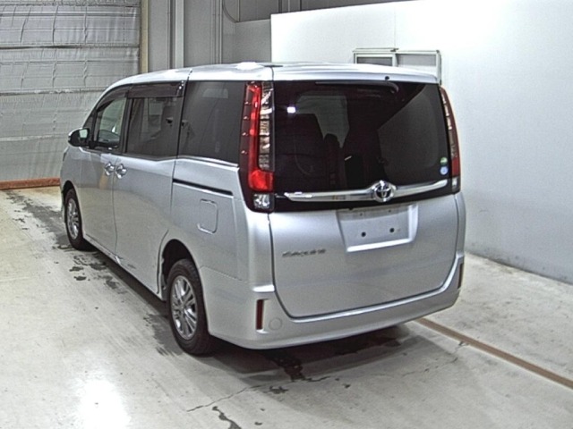 Toyota ESQUIRE 2015 8439381-1