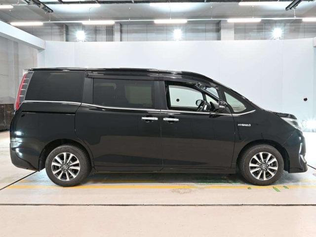 Toyota ESQUIRE 2020 8439413-3