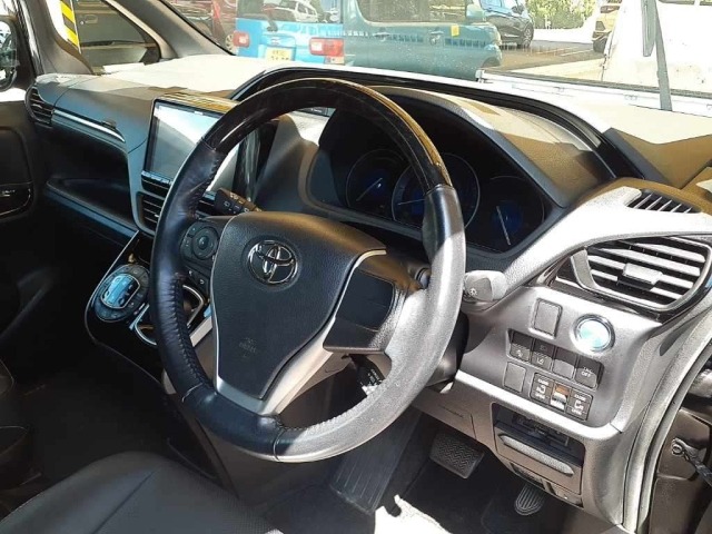 Toyota ESQUIRE 2020 8439413-9