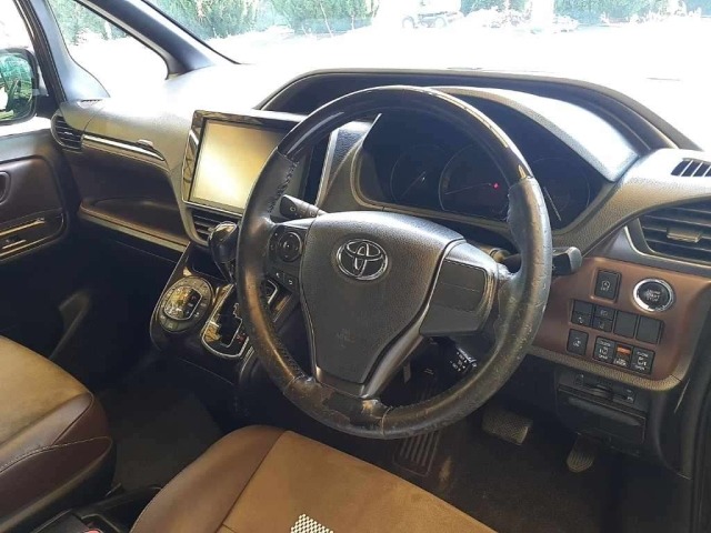 Toyota ESQUIRE 2017 8439426-9