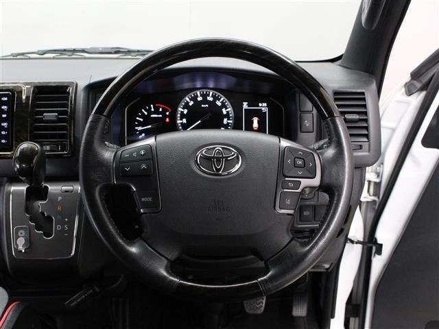Toyota HIACE VAN 2023 8439809-11