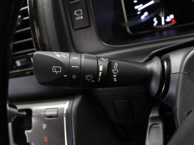 Toyota HIACE VAN 2023 8439809-22