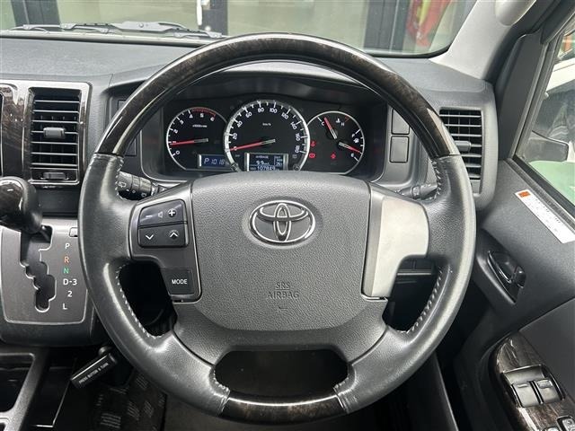 Toyota HIACE VAN 2017 8439815-6