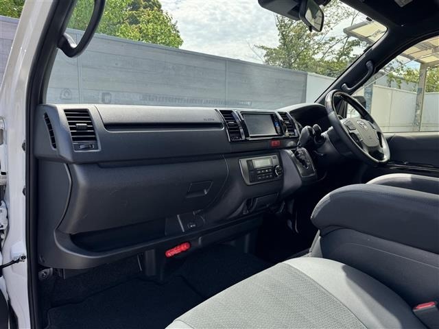 Toyota HIACE VAN 2024 8439821-3